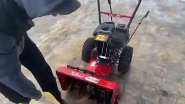 Как заводить первый раз и последующие, снегоуборщик.