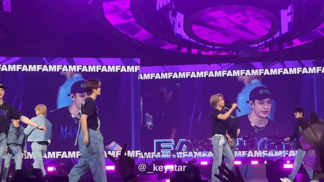 230205 Stray Kids MANIAC in Singapore - FAM + MIROH смотреть онлайн