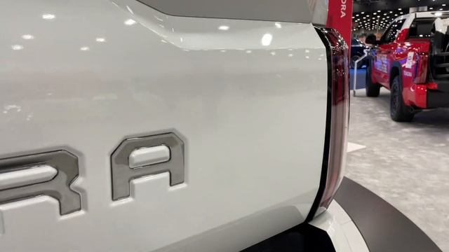 The New Toyota Tundra Capstone смотреть онлайн