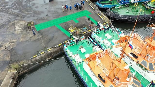 Церемония подъема Государственного флага Российской Федерации на новых рабочих катерах смотреть онлайн