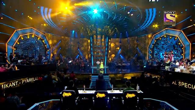 Harshit और Priti को मिला Standing Ovation | Pyarelal |Celebrity Special | Mashup смотреть онлайн