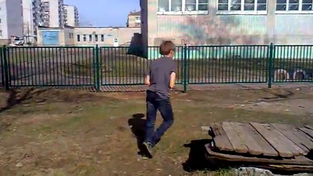 parkour в 12 и 10 лет (сальто) смотреть онлайн