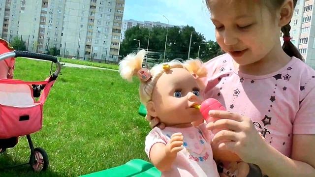 ❀ КОЛЯСКА ДЛЯ КУКОЛ ❀ ПЕРВАЯ ПРОГУЛКА КУКЛЫ АНИ смотреть онлайн