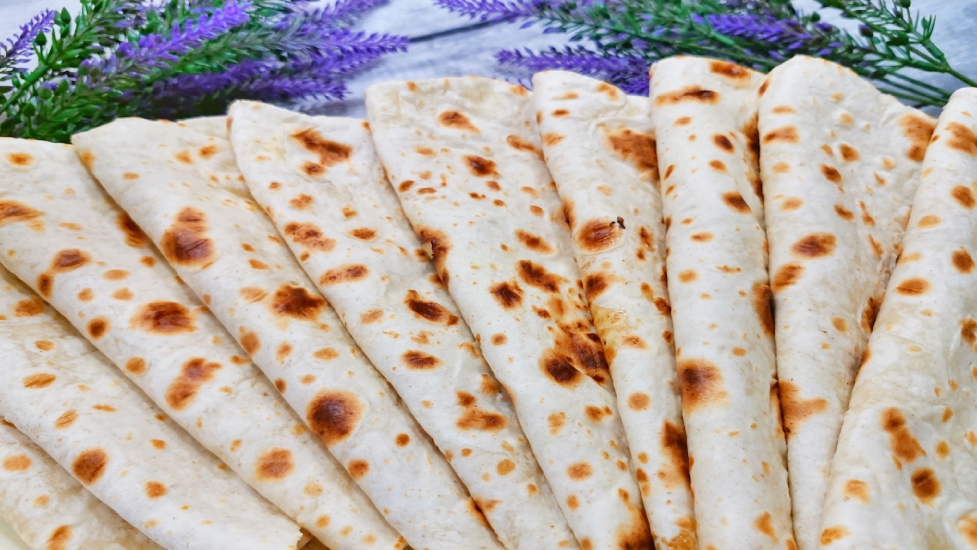 Мука + КИПЯТОК! Тонкий ЛАВАШ на сковороде! ВКУСНЫЙ Армянский ЛАВАШ в домашних условиях смотреть онлайн