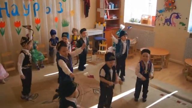 Праздник "Наурыз" "Акварельки" 2017 годa в детском саду "Веселый Гномик" смотреть онлайн