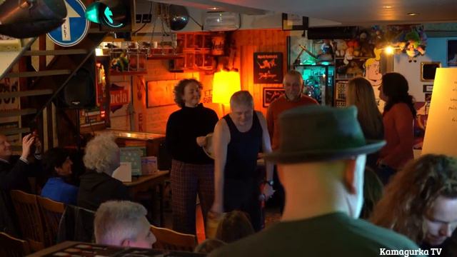 Kamagurka op café 2024 @ Gonzo - Meerbeke смотреть онлайн
