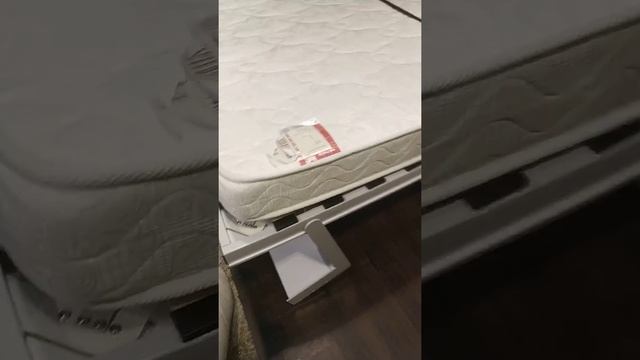 Скрипит шкаф кровать диван  из магазина мебели Hoff- ошибка в сборке мебели?