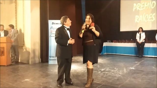 Lorena Mañé recibe el Premio Raíces 2014 Solista Femenino Folklore mp4 смотреть онлайн