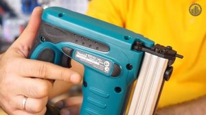 Аккумуляторный степлер Makita BST221RFE