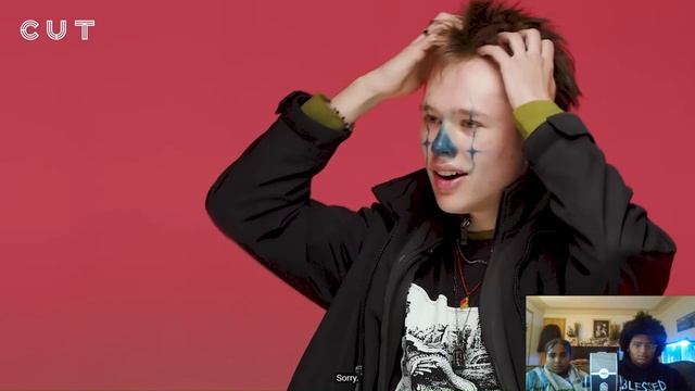 TEENS PLAY THE BUTTON RACTION!!!!!!! смотреть онлайн