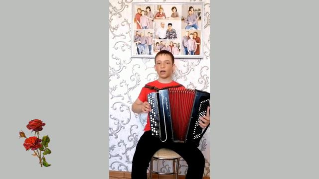 Душевная песня молодого баяниста Уходит всё смотреть онлайн