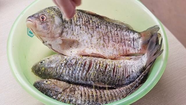 ЖАРЕНЫЙ КАРАСЬ БЕЗ КОСТЕЙ‼️ОЧЕНЬ ВКУСНО И ПРОСТО! С ХРУСТЯЩЕЙ КОРОЧКОЙ! смотреть онлайн