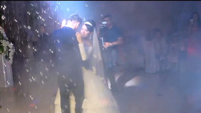 Танец жениха и невесты со спецэффектами смотреть онлайн