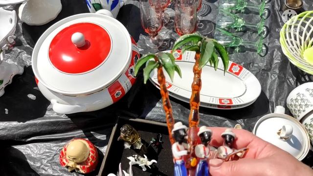 БАРАХОЛКА В КИЕВЕ 28 МАЯ 2022. ПОДАРКИ. ЦЕНЫ. СЕРЕБРО. СТАРИННЫЙ ФАРФОР. ВИНТАЖНЫЕ БРОШКИ. смотреть онлайн