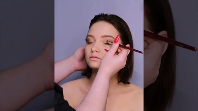 Дерзкий make-up от проф-визажиста Элеоноры с использованием линейки E.N.I.G.M.A смотреть онлайн