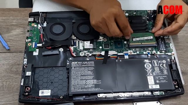 Notebook ACER NITRO 5 : How to Upgrade SSD and Ram смотреть онлайн