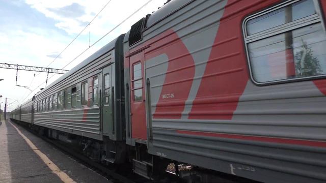 Электровоз ЭП1М-677 с пассажирским поездом смотреть онлайн