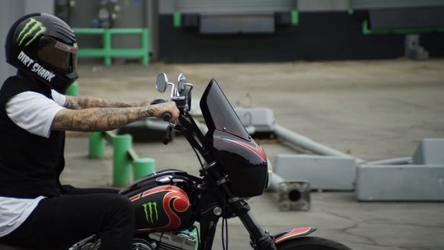 Dirt Shark: How to Wheelie a V-Twin смотреть онлайн