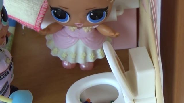 КАК ЖЕ ДЕЛАЮТ ЭТИ ПОП ИТ Ы? Малыши в детском садике лол сюрприз делают поделки из POP IT #мультики смотреть онлайн