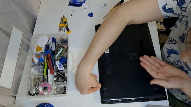 !(ВТОРАЯ ЖИЗНЬ ДЛЯ СТАРОГО НОУТБУКА)!- МЕНЯЕМ HDD на SSD И #добавляем #оперативную #память #чистим смотреть онлайн