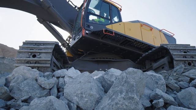 Volvo bager guseničar EC950F смотреть онлайн