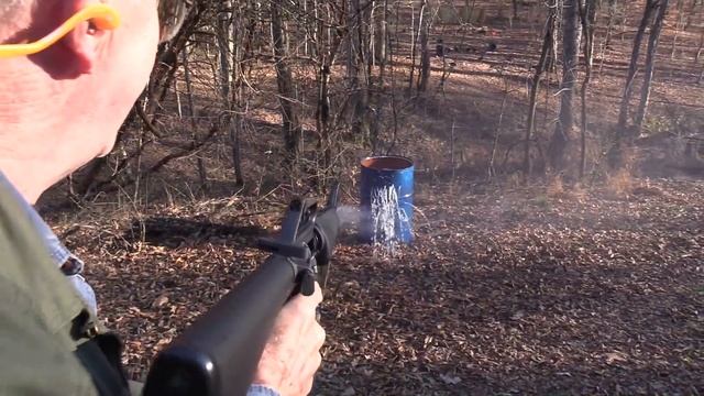 M16A1 VS Water Barrel смотреть онлайн