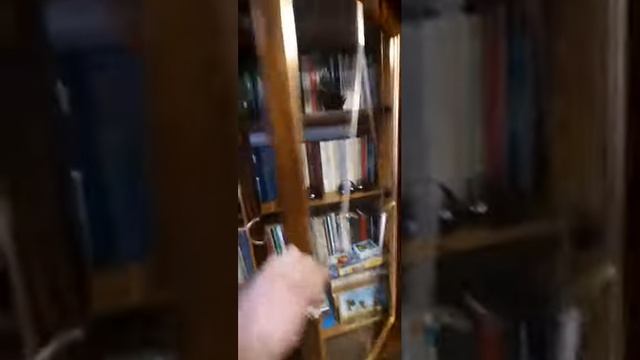 Продам книжный шкаф с антрисольюПродам книжный шкаф с антрисолью смотреть онлайн