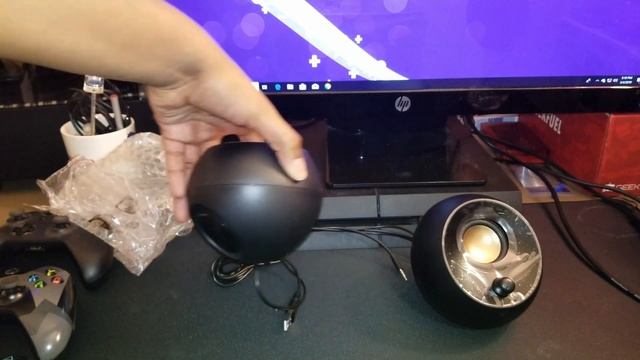 USB Desktop Speakers Under 25 ! Creative Pebble Black