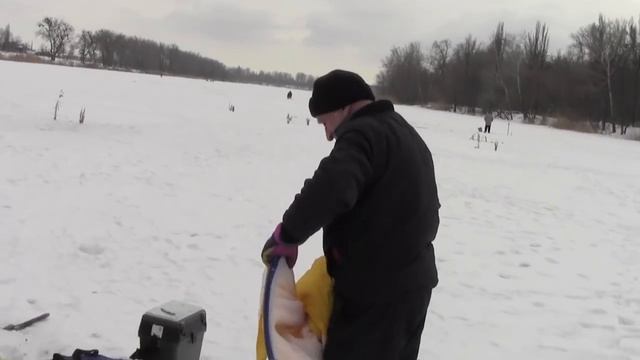 @Палатка для зимней рыбалки. Отдых в палатке смотреть онлайн