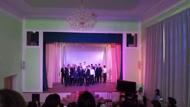 8 марта в Школе Счастья смотреть онлайн