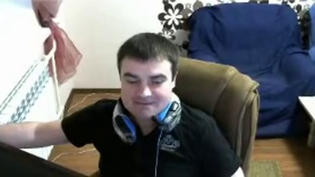 AkTep разговаривает азбукой морзе с соседом