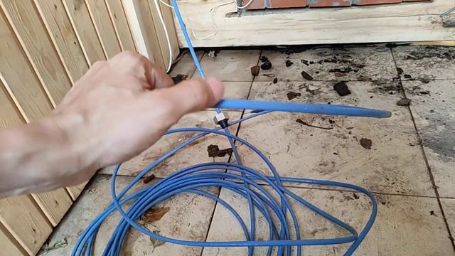 Не используйте самогоющий кабель, он через два года не греет смотреть онлайн