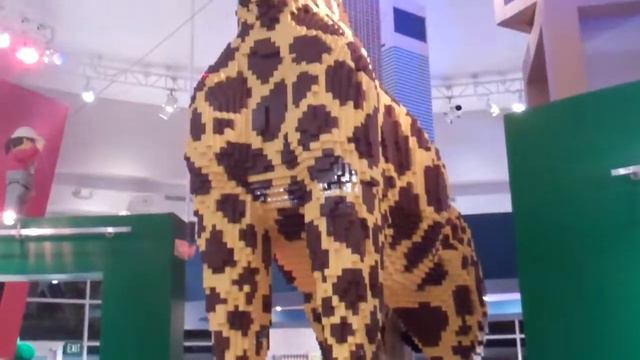 23ft tall lego giraffe! #KWFR смотреть онлайн