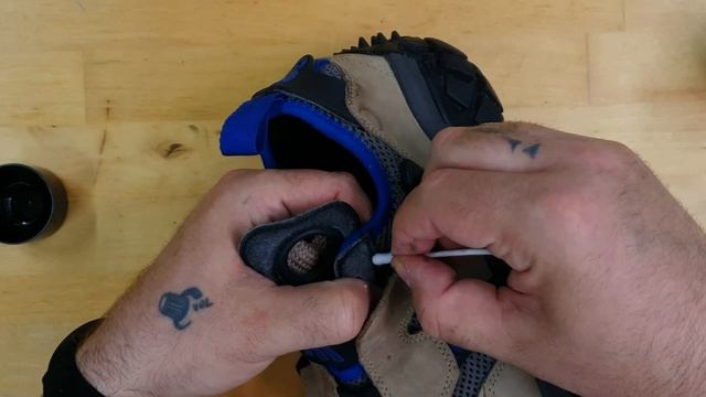 DIY: Вотстанавливаю ВИНТАЖНЫЕ КРОССОВКИ Adidas смотреть онлайн