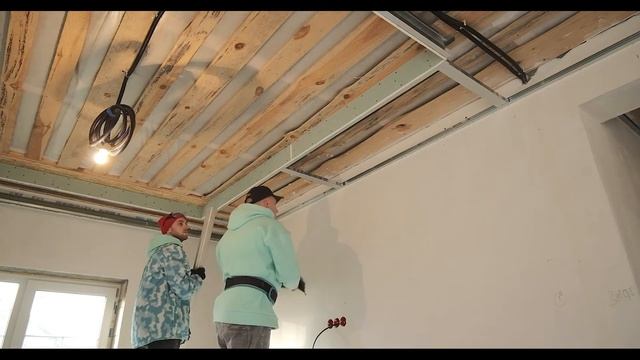 Как сделать разноуровневый потолок из гипсокартона . Ниши под скрытый карниз. Потолок в холле #1. смотреть онлайн