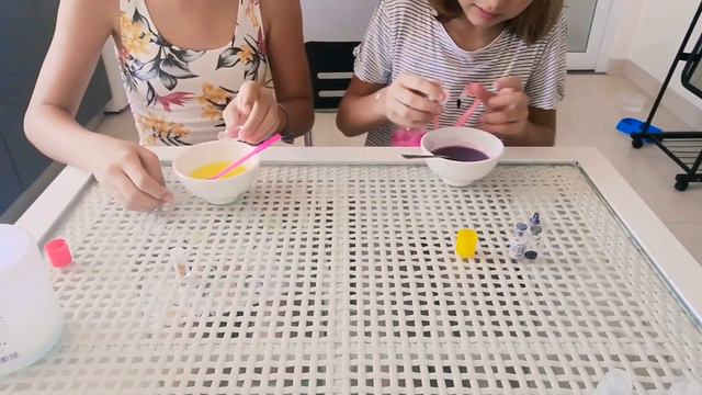 Делаем с Дашей слайм 🤩 что-то пошло не так! 😰 | Milana Blogs смотреть онлайн