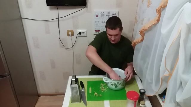 пожарить форель на сковороде смотреть онлайн