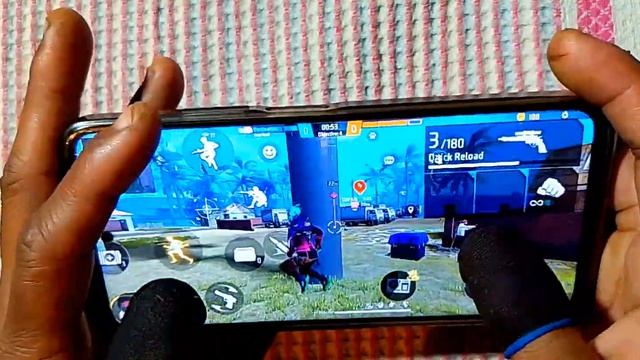 POCO X3 PRO FREE FIRE? GAMEPLAY TEST 3FINGER HANDCAME ONETAP HEADSHOT? M500+M1887 ?ONLY RED NUMBER⚙ смотреть онлайн