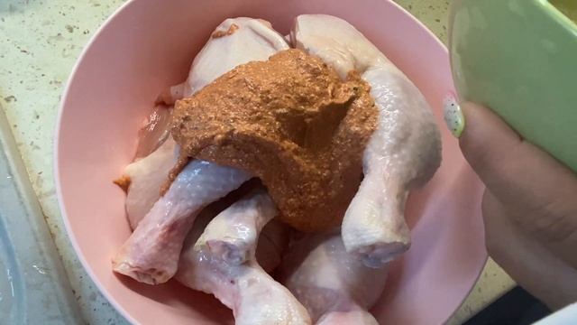 КУРИЦА В ДУХОВКЕ ПОД ОБАЛДЕННЫМ МАРИНАДОМ! смотреть онлайн