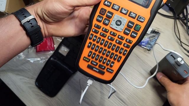 E1000 PRO Portabl Label Maker problem 2 смотреть онлайн