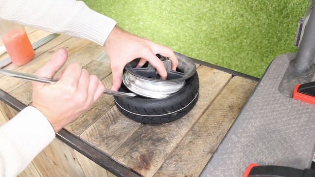 TUTO Xiaomi 2022 – Changing the REAR WHEEL BY HAND! Tyre and inner tube: M365 Pro - Mi 3 ? ? смотреть онлайн