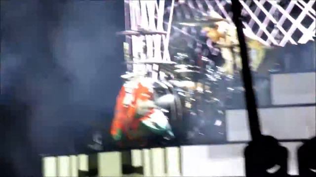 Andy Hurley Drum Solo - Fall Out Boy (live) смотреть онлайн