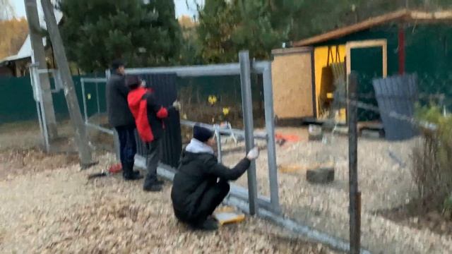 Откатные ворота по рельсу своими руками от Аквастекло.ру смотреть онлайн