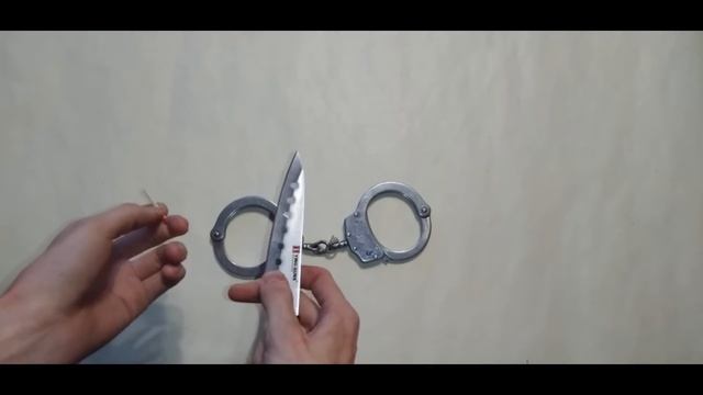 КАК ОТКРЫТЬ НАРУЧНИКИ БЕЗ КЛЮЧА и как они устроены??? смотреть онлайн