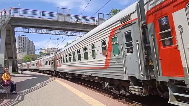 Электровоз ЭП2К-345 с пассажирским поездом №123 Новосибирск - Белгород. смотреть онлайн