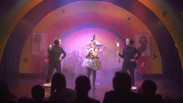 Видеоролик спектакля "Муха-цокотуха" смотреть онлайн