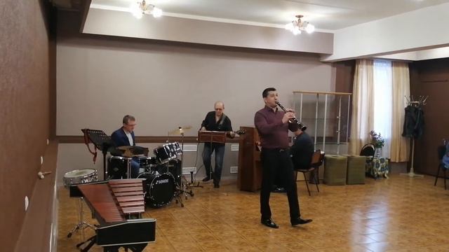 D. Ellington "In a sentimental mood" G. Marks & S. Simons "All of me" смотреть онлайн