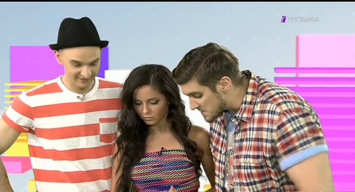 Нюша - ведущая Шоу-парада "Музыки Первого" - 6.6.15 смотреть онлайн