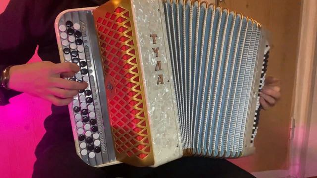 Тульский БЕЛЫЙ баян!!! Красавец с золотой решёткой ЖДЁТ Вас! Бн 39 Тула - 210. 89102328922 смотреть онлайн