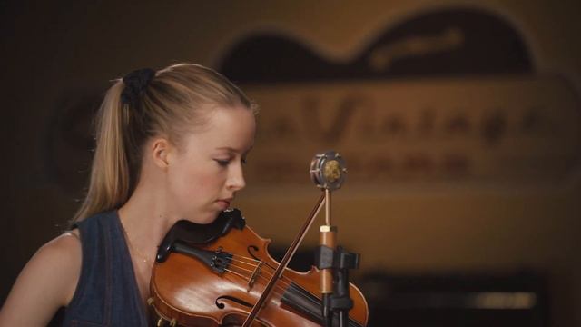 Molly Tuttle // Flatland Girl смотреть онлайн